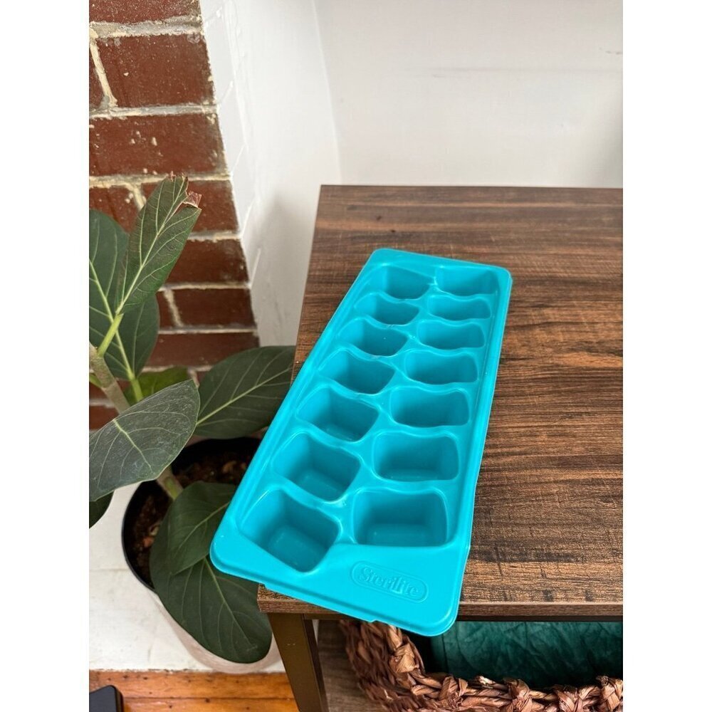 Sterilite blue ice cube maker